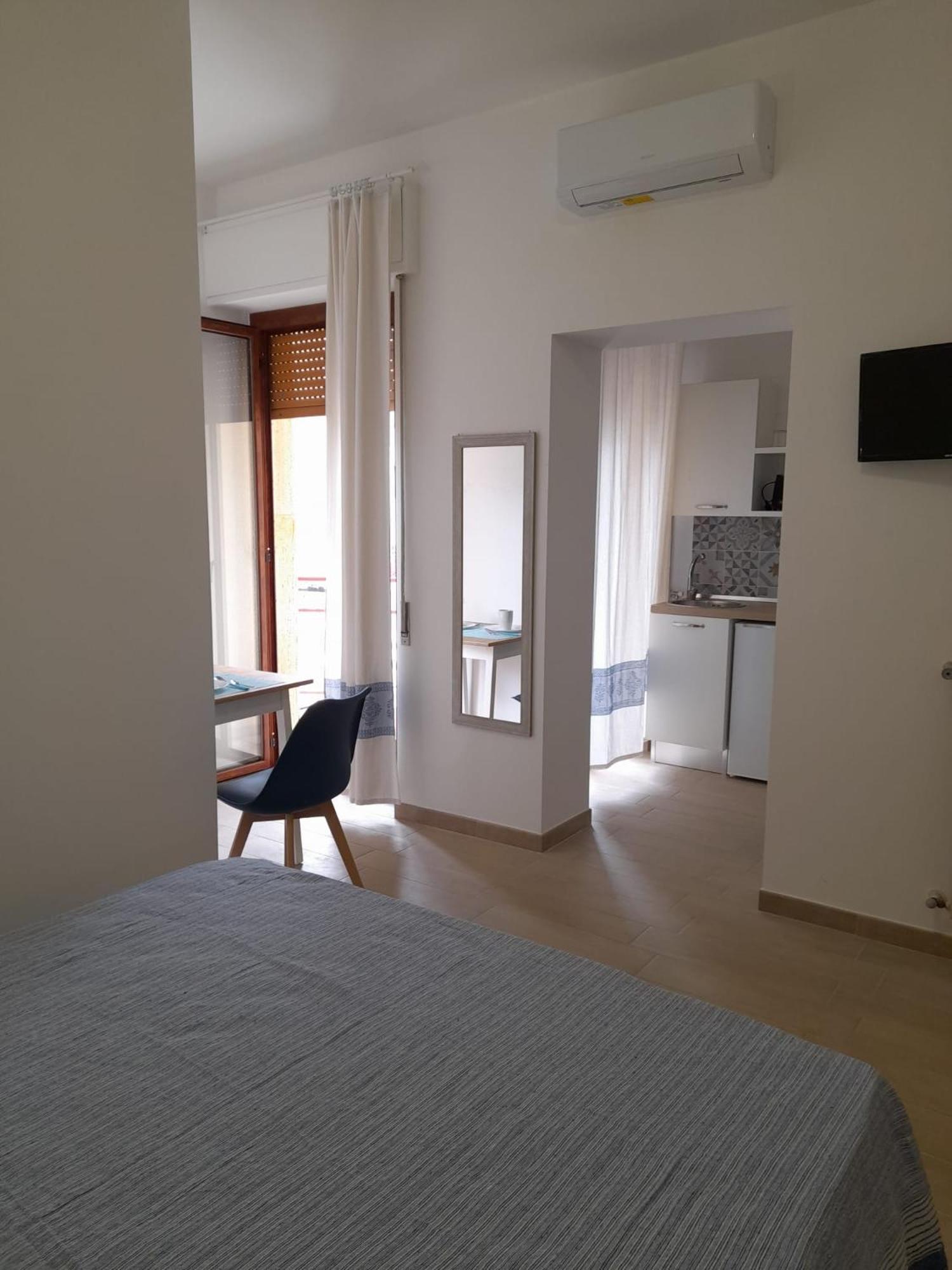Beach Rooms 1 Self Check-In Alghero Esterno foto